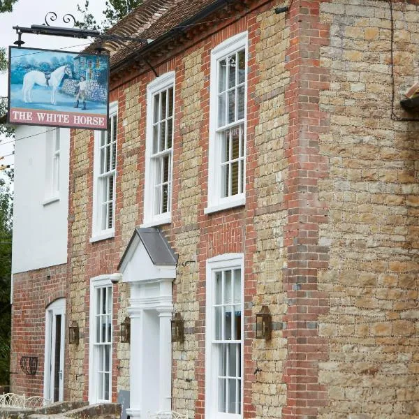 The White Horse Inn, hotel in Hardham