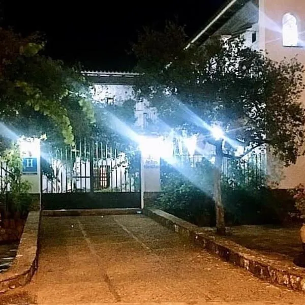 Hotel Cortijo Las Grullas, khách sạn ở Malcocinado