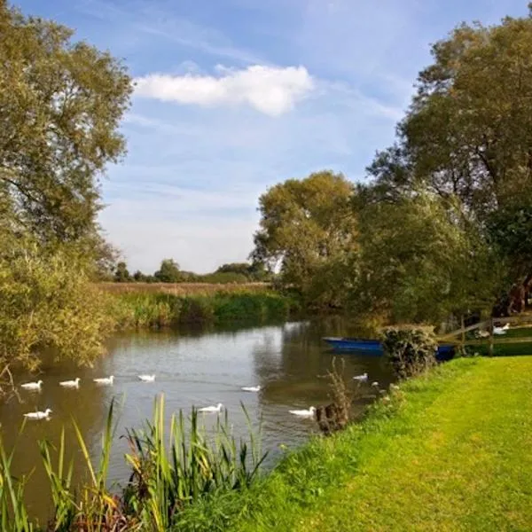 Cherbridge Lodges - Riverside lodges, short lets (business or holidays), hotel v destinaci Oxford