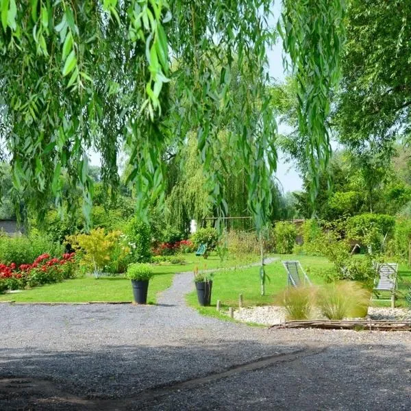 Cléome, hotel in Auppegard