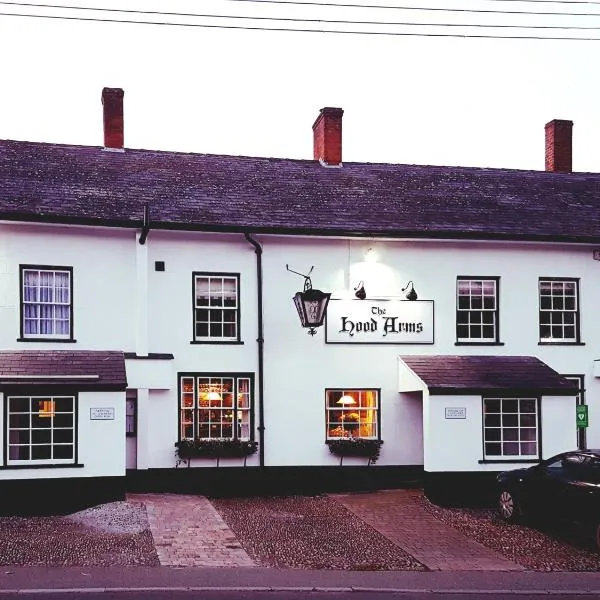 The Hood Arms, hotel in Crowcombe