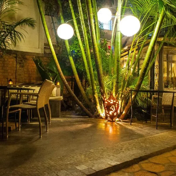 Hôtel Restaurant La Ribaudière, hotel v destinaci Antananarivo