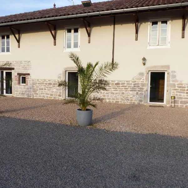 Gites Domaine de la Rochere, hotel v destinaci Domsure