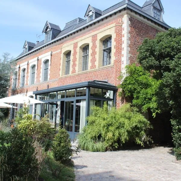 Maison Mathilde, hotel v destinaci Valenciennes