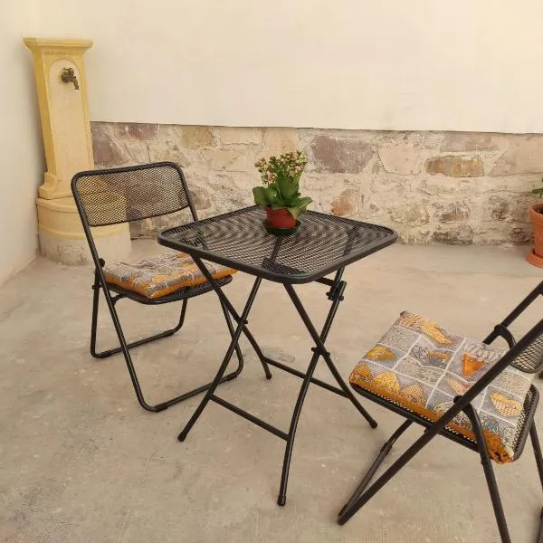 B&B 24 Maggio, hotel Carlofortéban