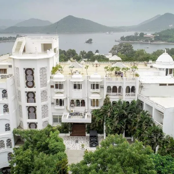 Hotel Hilltop Palace, hotell i Udaipur