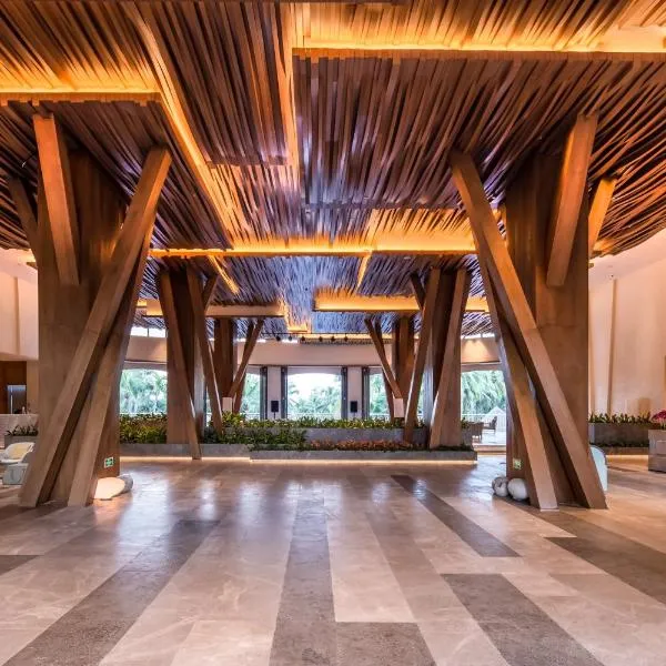Holiday Inn Resort Sanya Bay by IHG, hotel in Sanya