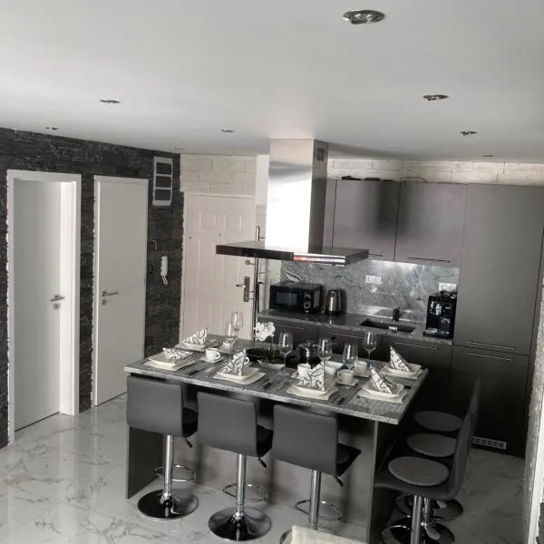 Swiss Luxury Apartment, hotel v Mosonmagyaróváru