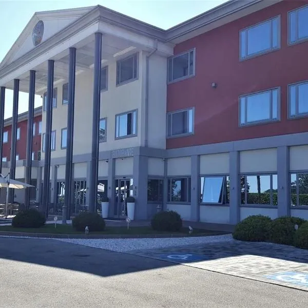 Hotel Poppi, hotel em Mira