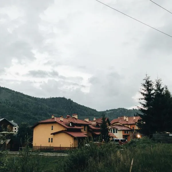 Котедж "Romanna", khách sạn ở Slavske