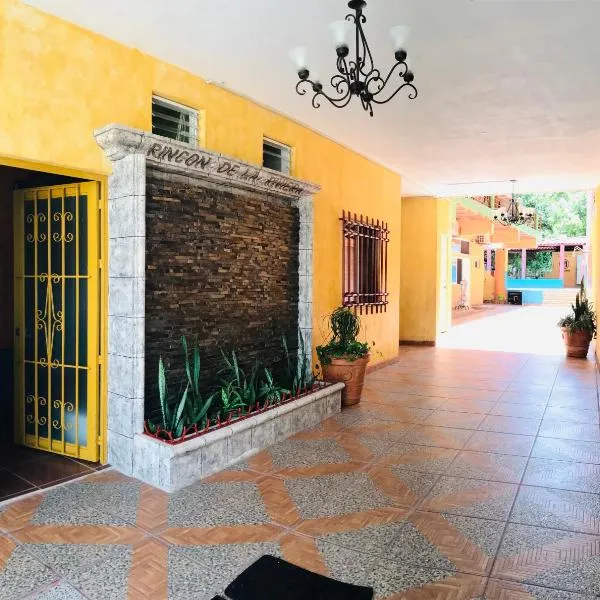 Bungalows El Rincon de La Riviera, hotel in Rincon de Guayabitos