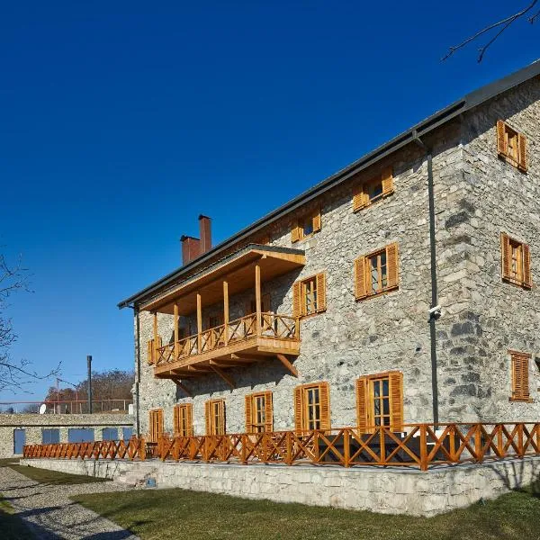 Hotel Deutsche Muehle Bolnisi, hotel di Menkʼalisi