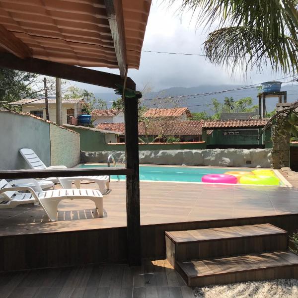 Casa com piscina itamambuca