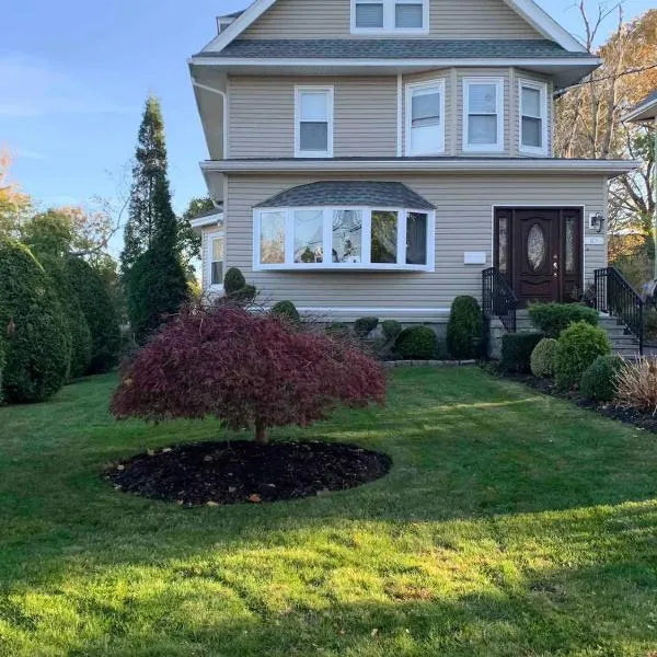 Historical Neighborhood Home, hotell sihtkohas New Rochelle