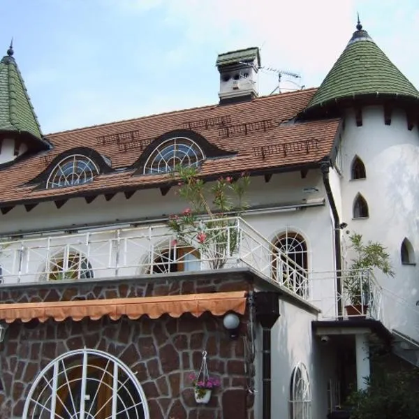 Johannesburg, hotel Révfülöpön