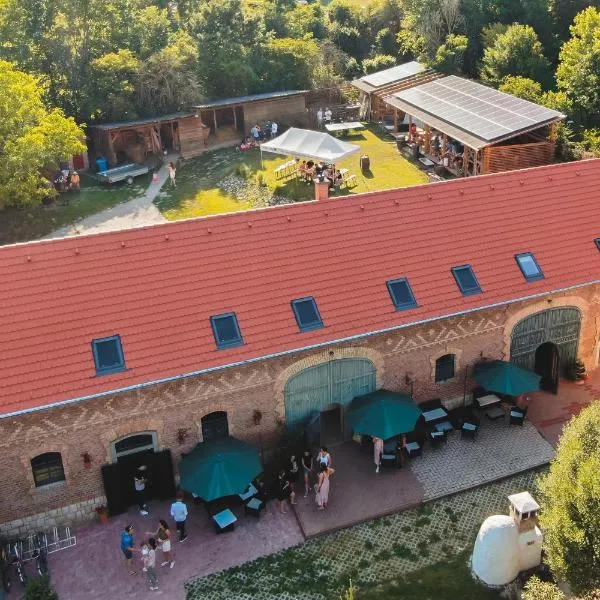 Natúra Panzió&Apartmanház, hotel in Orfű