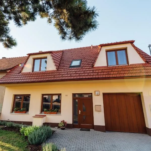 Apartmán Pod borovicí, hotel v destinaci Kovalovice