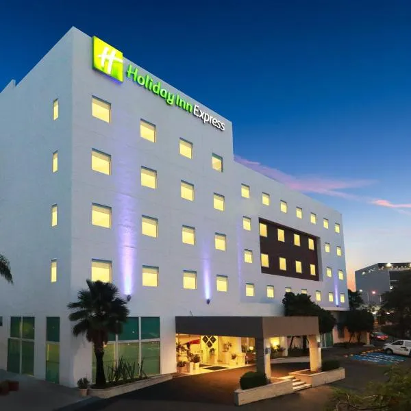 Holiday Inn Express Guadalajara Iteso, an IHG Hotel, hotel v mestu Santa Anita