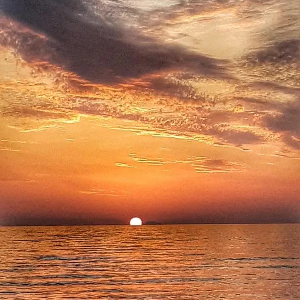 A casa da putìa, l'emozione di un tramonto、ミラッツォのホテル