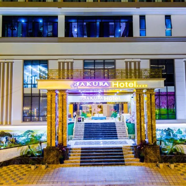 SAKURA HOTEL، فندق في Hòa Bình