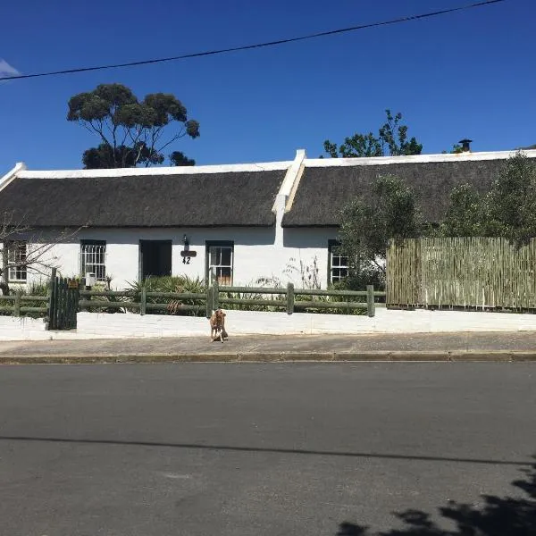 Carneddie Cottage - main, hotel in Bredasdorp