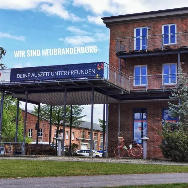 Hafenstunde, hotel v destinaci Neubrandenburg