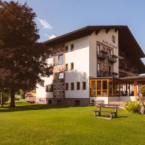 Hotel Berghof, hotel in Dellach