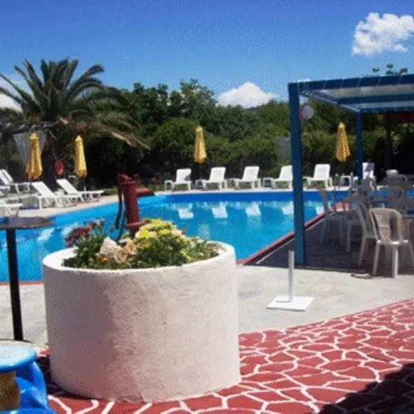 Aquarius Hotel, hotel in Skála Foúrkas