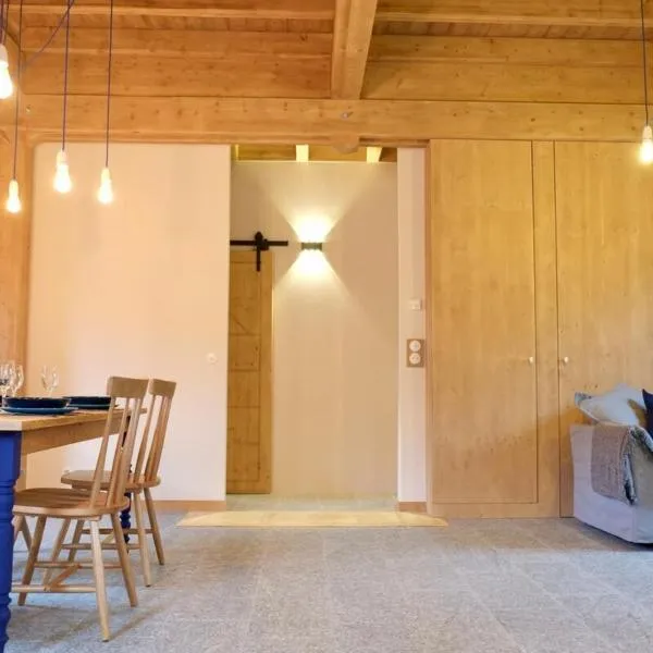 L'Alpage de la Bergerie apartment in a cosy farmhouse !，托朗格利耶爾的飯店