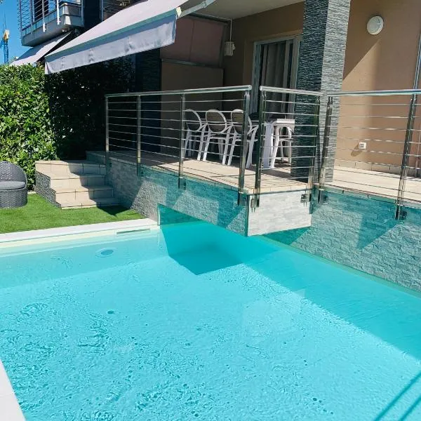 Casa Eva con piscina privata, hotel v destinaci Moniga