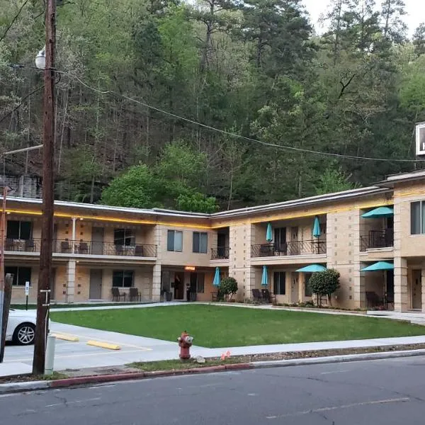 The Happy Hollow, hotel di Hot Springs