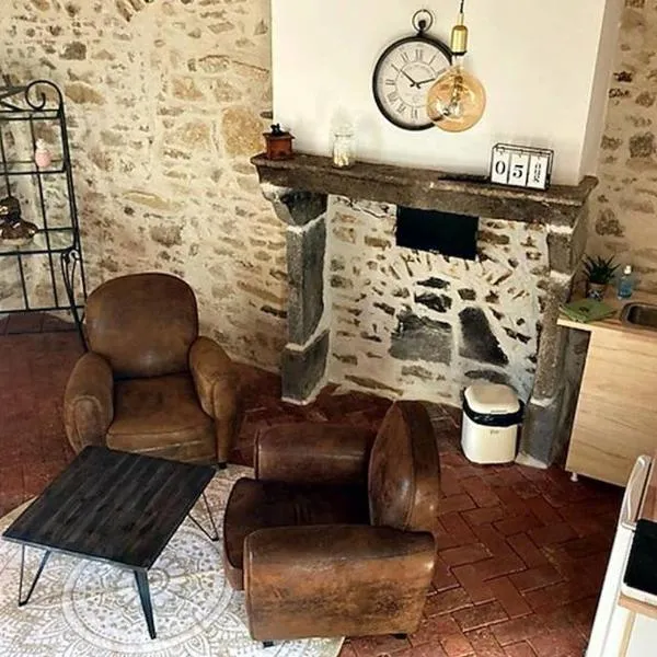 Gîte romantique dans maison vigneronne, hotel in Châtel-Guyon