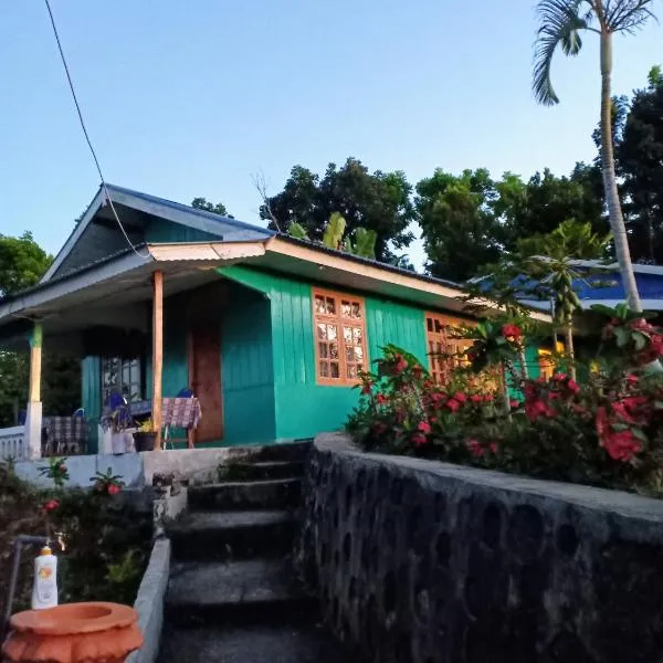 Hobbit Hill, Hotel in Ruteng