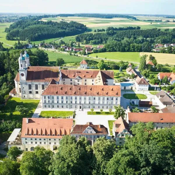 Hotel Kloster Holzen, hotel v destinaci Allmannshofen