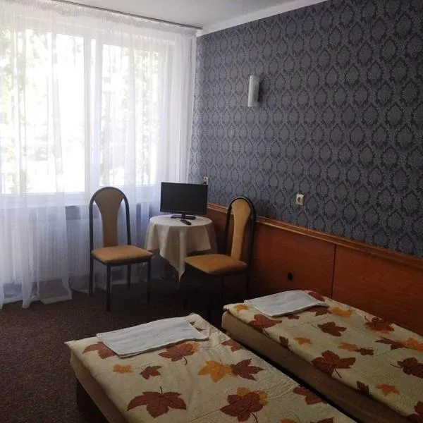 Ośrodek Rekreacyjno Wypoczynkowy HALIN, hotel u gradu 'Łochów'