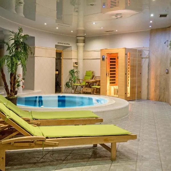 Hozam Wellness és Apartman, hotel in Martfů