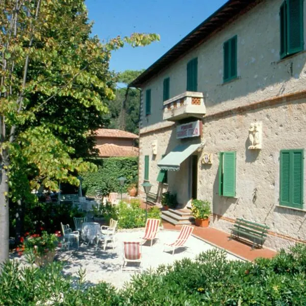 Albergo Grande Italia, hotel v mestu Ruosina
