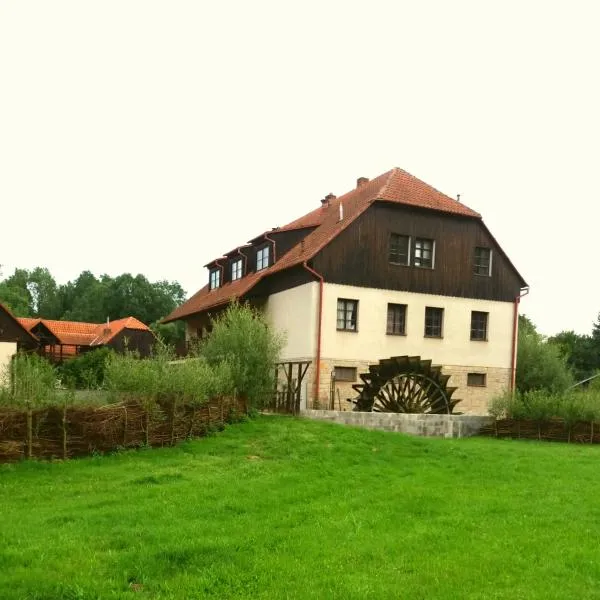 Kratochviluv mlyn, hotel in Štěměchy