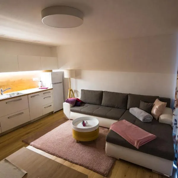 Apartmány EMA a PETER, hótel í Terchová