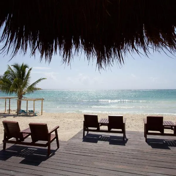 Akumal Bay Beach & Spa Resort, хотел в Акумал