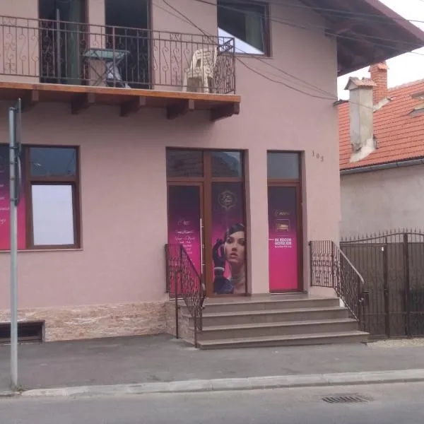 Cazare REGIM HÔTELIER ZĂRNEŞTI, hotel v destinaci Zărneşti