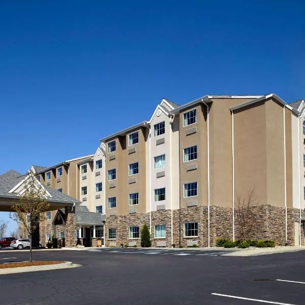 Microtel Inn & Suites by Wyndham Wheeling at The Highlands, hotell i Triadelphia
