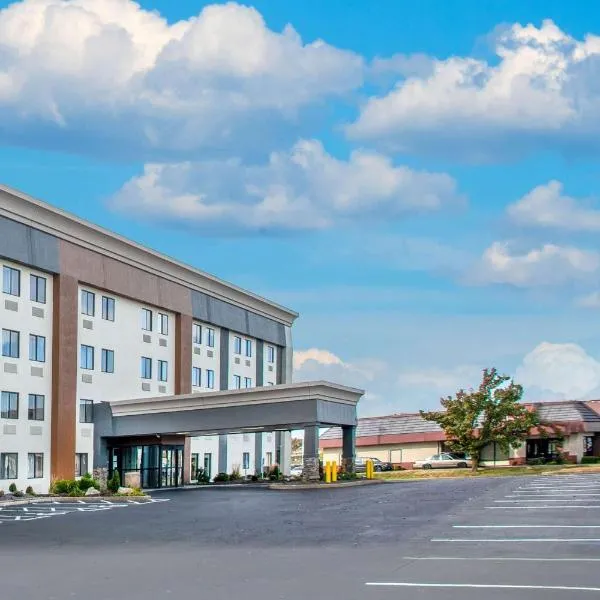 La Quinta Inn by Wyndham St. Louis Hazelwood - Airport North, hotel di Woodson Terrace