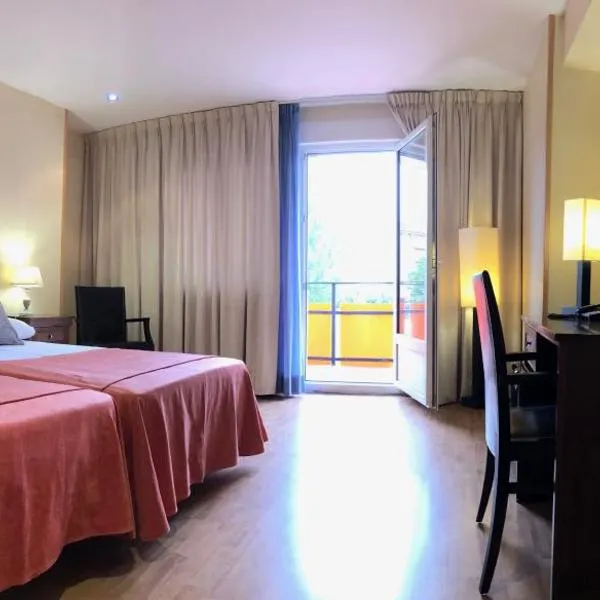HOTEL V.CIUDAD, hotel em Villalba de Duero