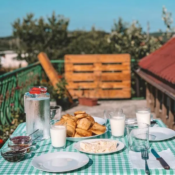 N'konak Guesthouse, hotel en Koman