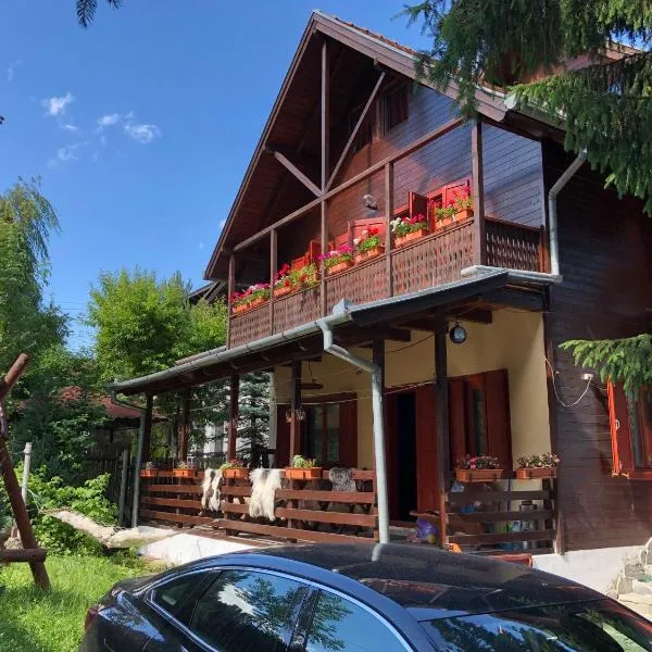 Family House, hôtel à Buşteni