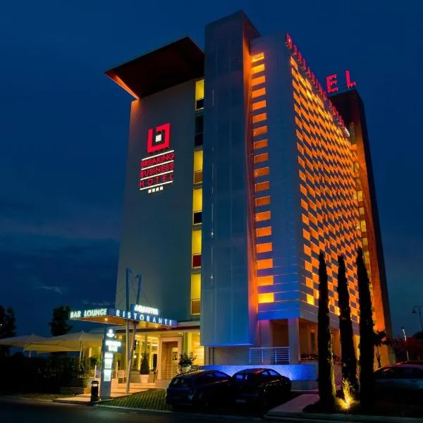 Breaking Business Hotel، فندق في موشانو سانت أنجيلو