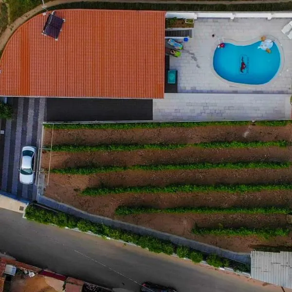 Casinha das Bonecas - Casa com Piscina Privada, hotell sihtkohas Santa Catarina