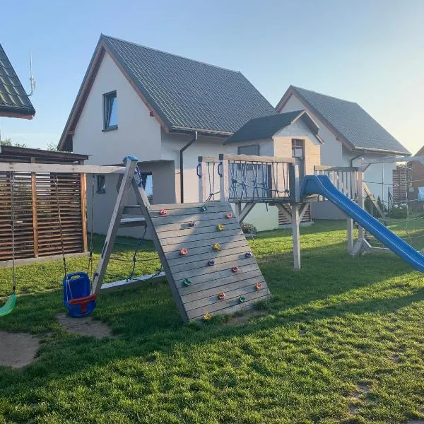 Nadmorskie Domki BLU, hotel in Dębki