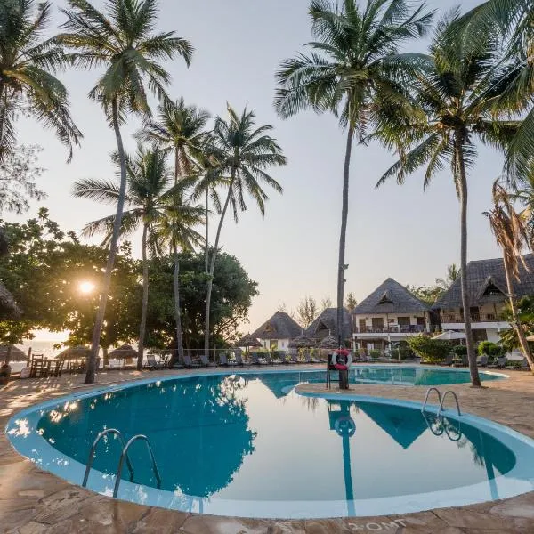 Paradise Beach Resort & Spa, hotel in Uroa